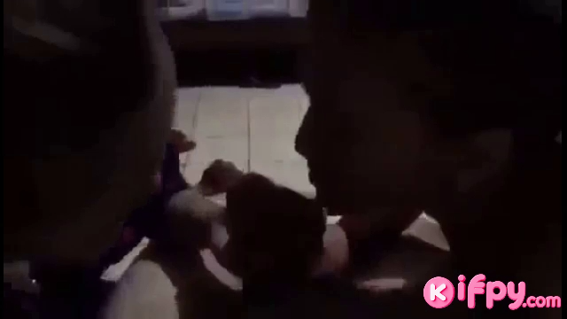 Dalawang Babae Ang Nag Agawan Sa Burat Ni Pare Habang Tigas Na Tigas