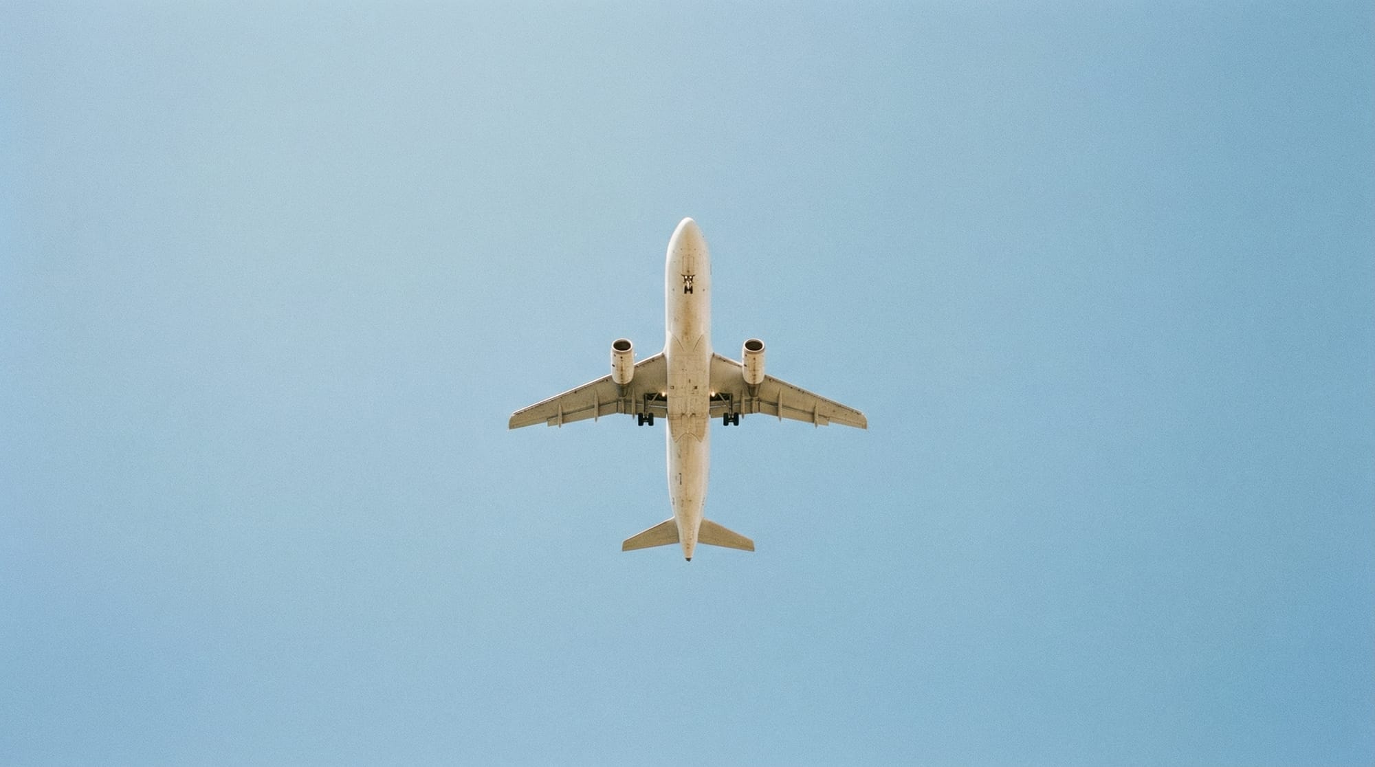 7. ✈️ Đưa ra sân bay