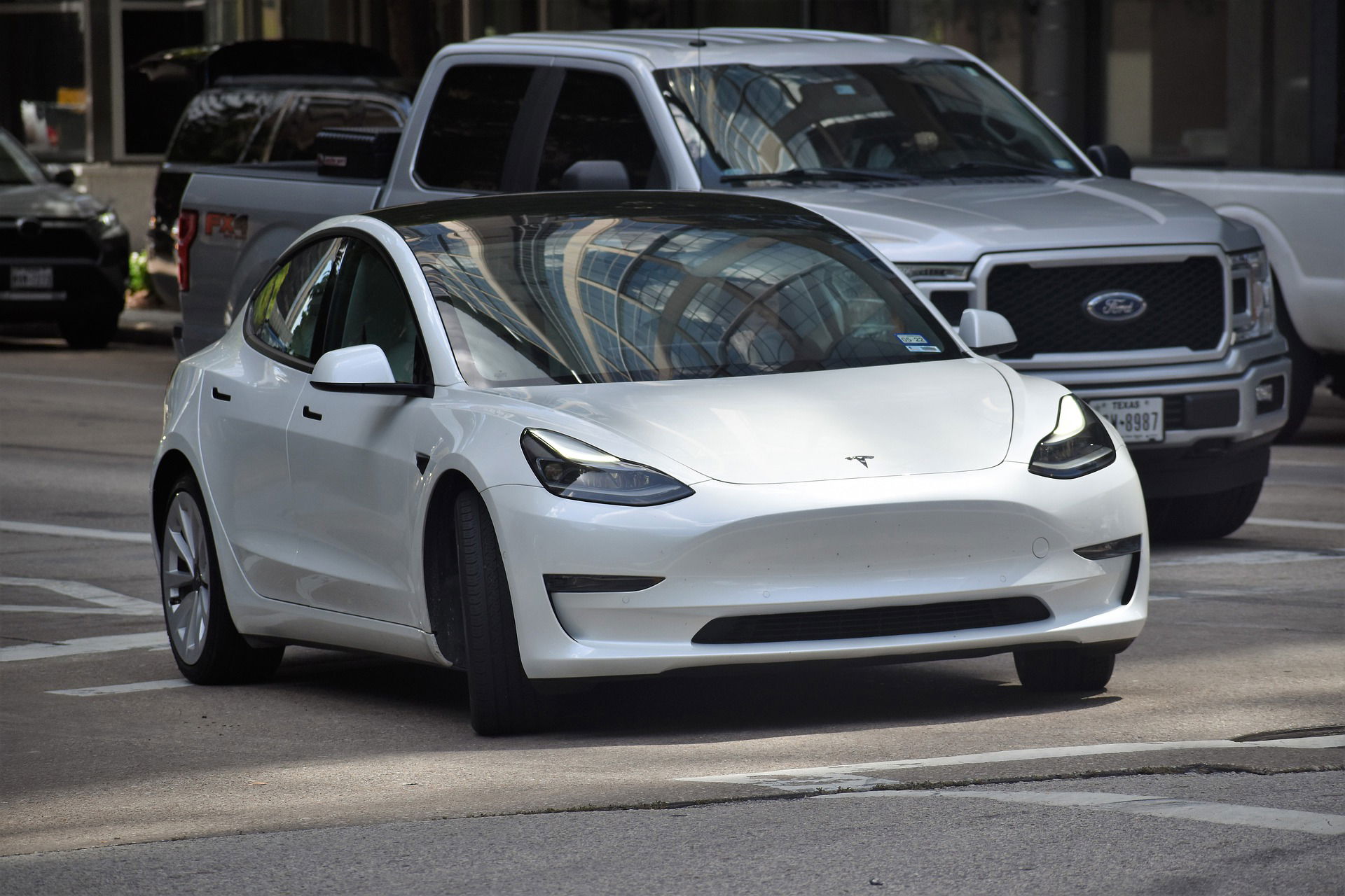 Tesla Autosteer vs FSD.