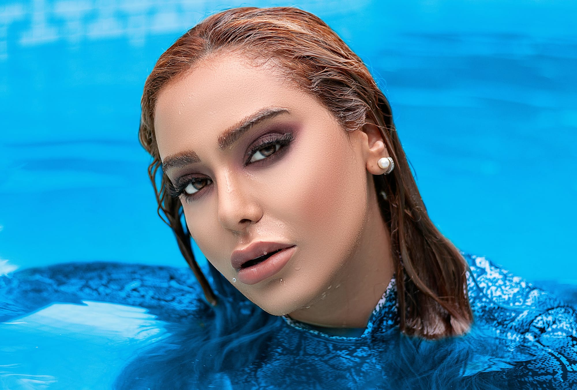 השפעת הבינה המלאכותית על תעשיית הקוסמטיקה של ים המלח