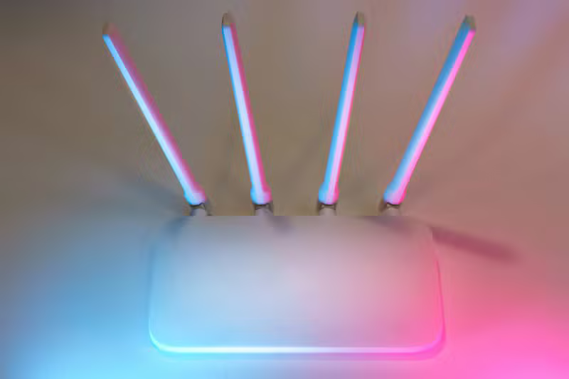 Perangkat router dan jaringan fiber optik milik DZAKY.NET
