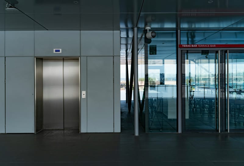 نظام مراقبة أبواب أمان