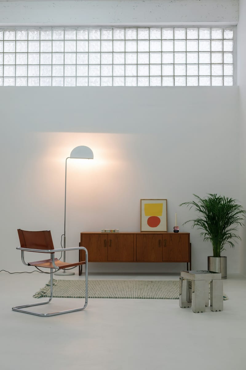 Modern & Contemporary Themes