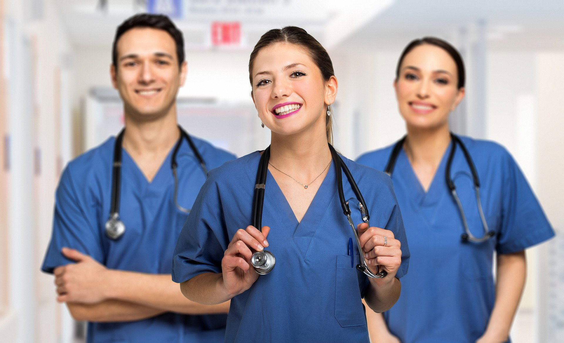 Como a equipe hospitalar pode auxiliar a família