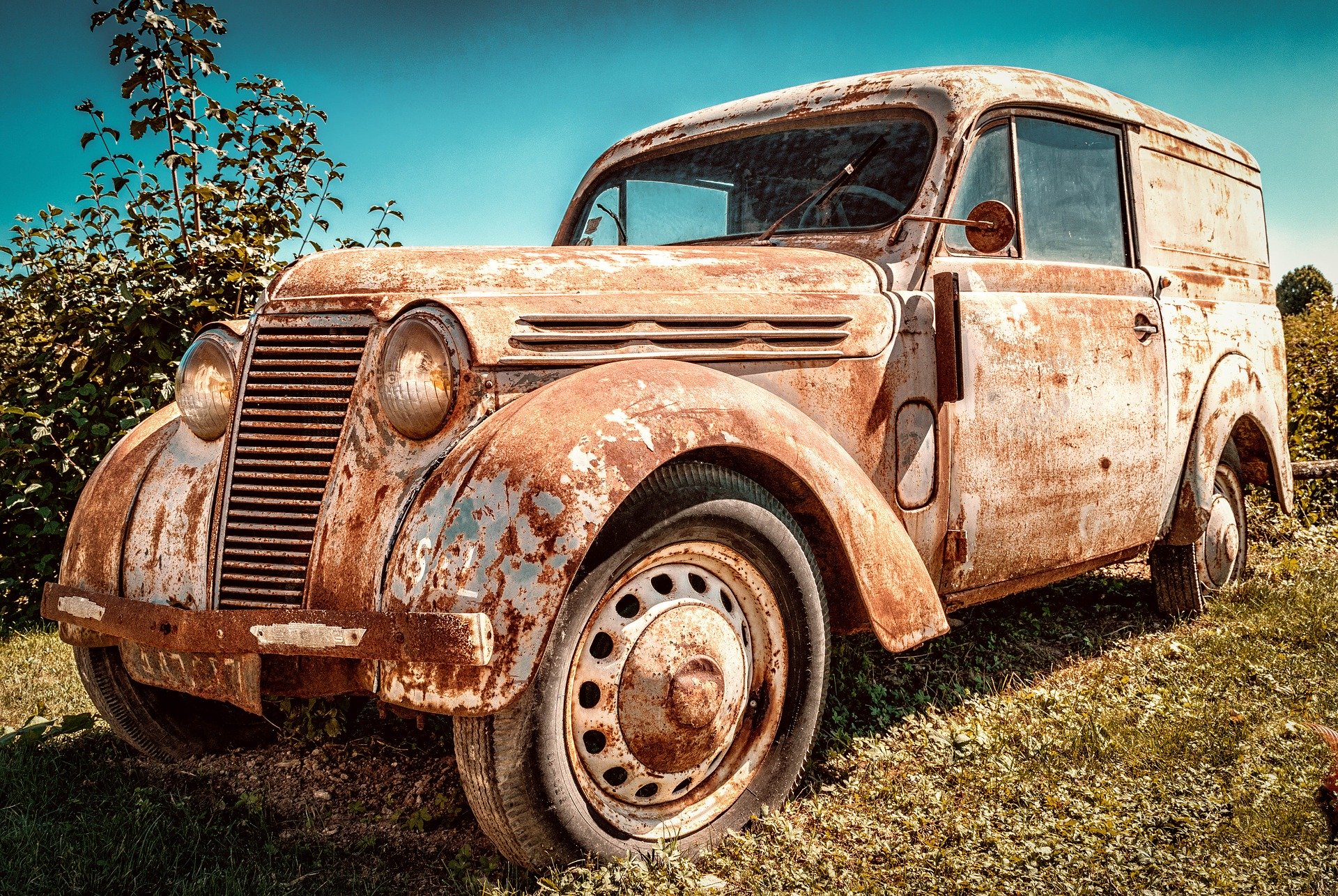 The right way to restomod a classic car.