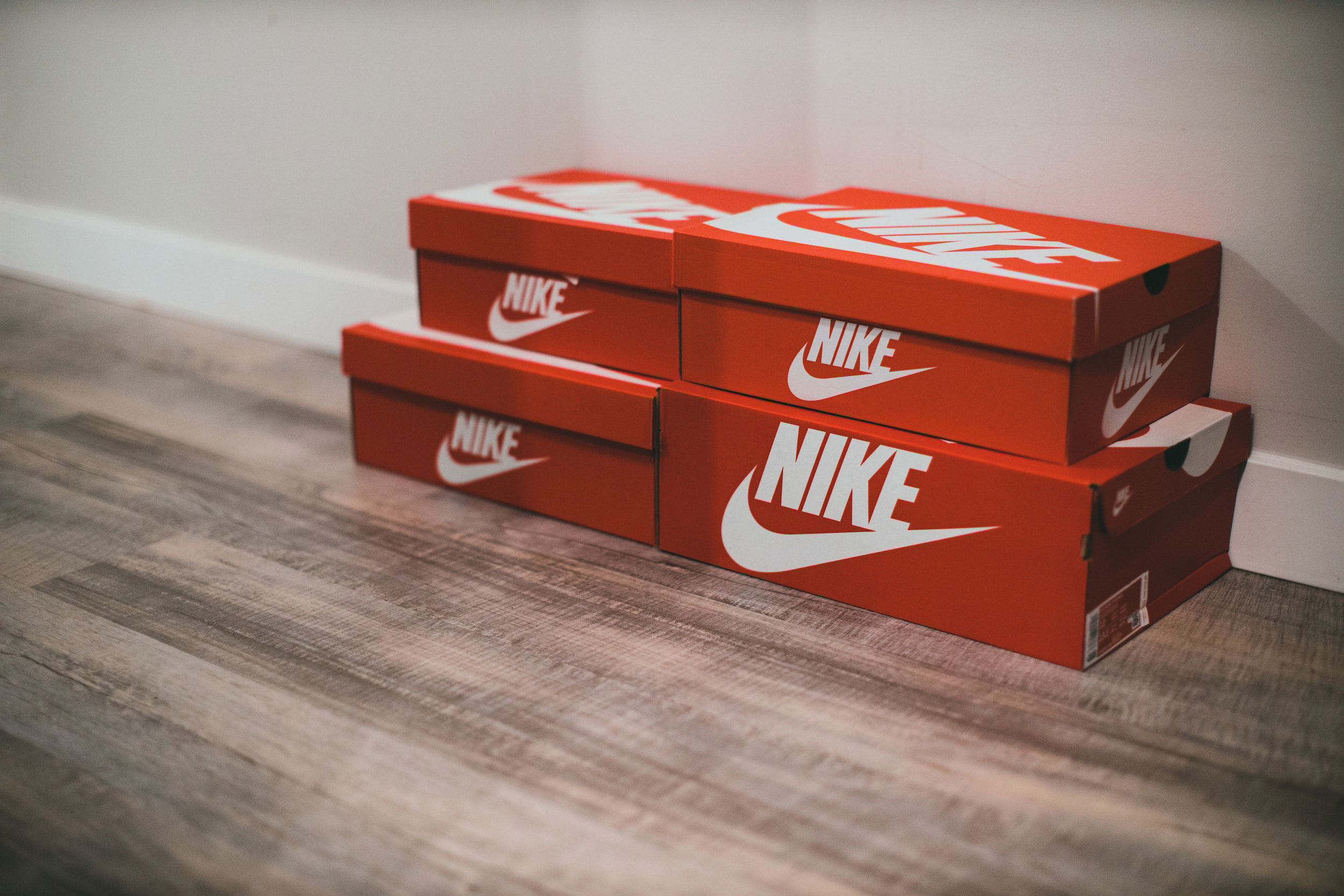 boite chaussures Nike orange couleur