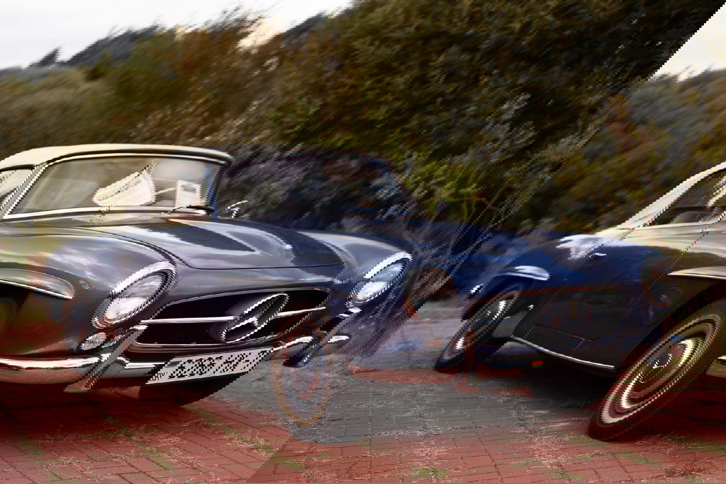 Old Mercedes coupe.