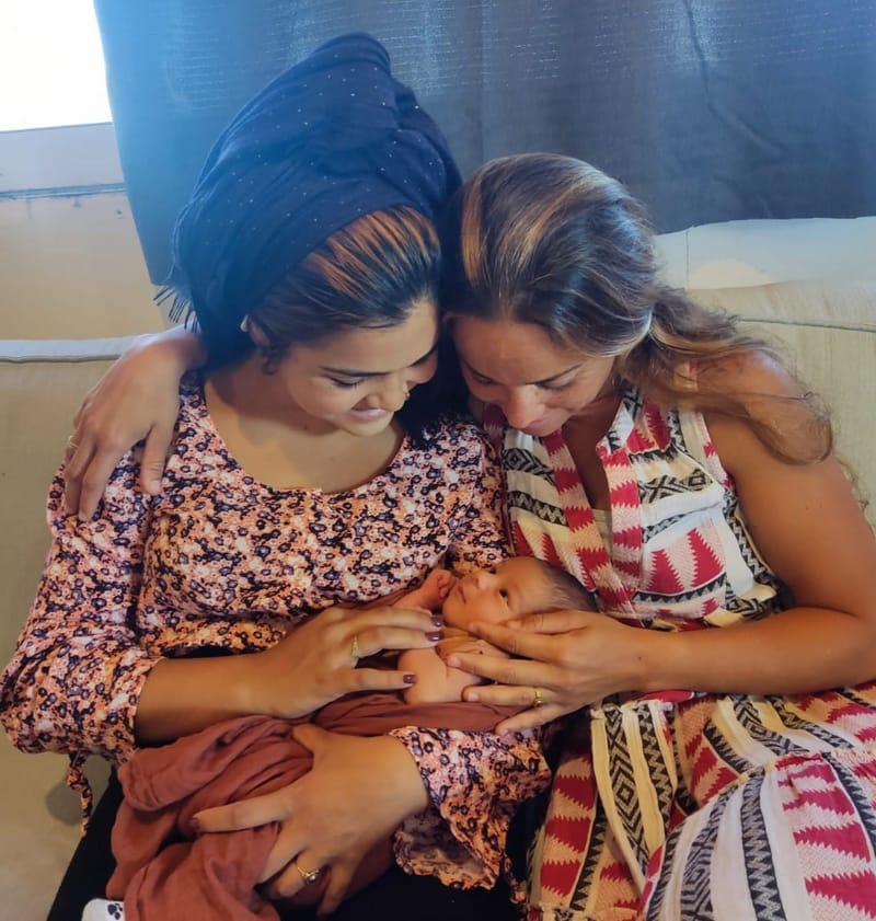 מלווה את אחותי בלידה