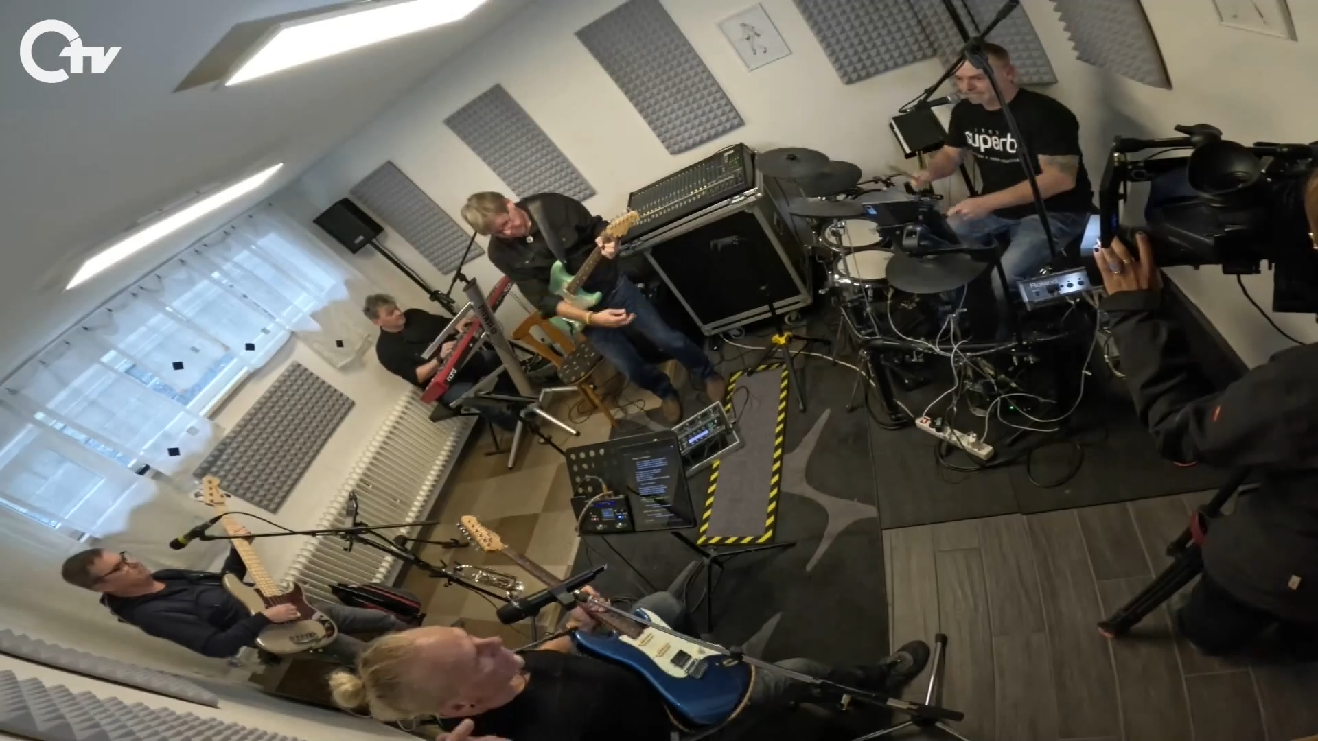 OTV Kulturfreitag über die PETER-Charity Night