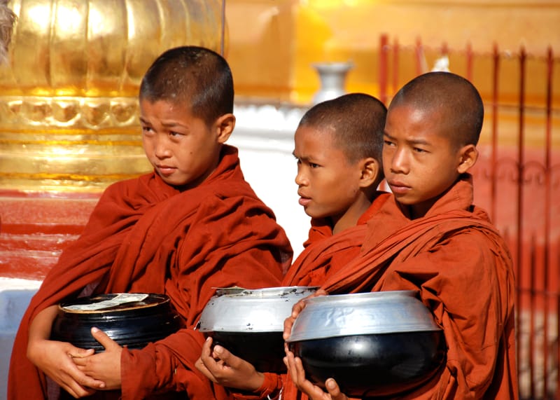 “Fotografiar es apropiarse de lo fotografiado. Significa establecer con el mundo una relación determinada que sabe a conocimiento y por lo tanto a poder”. Susan Sontag