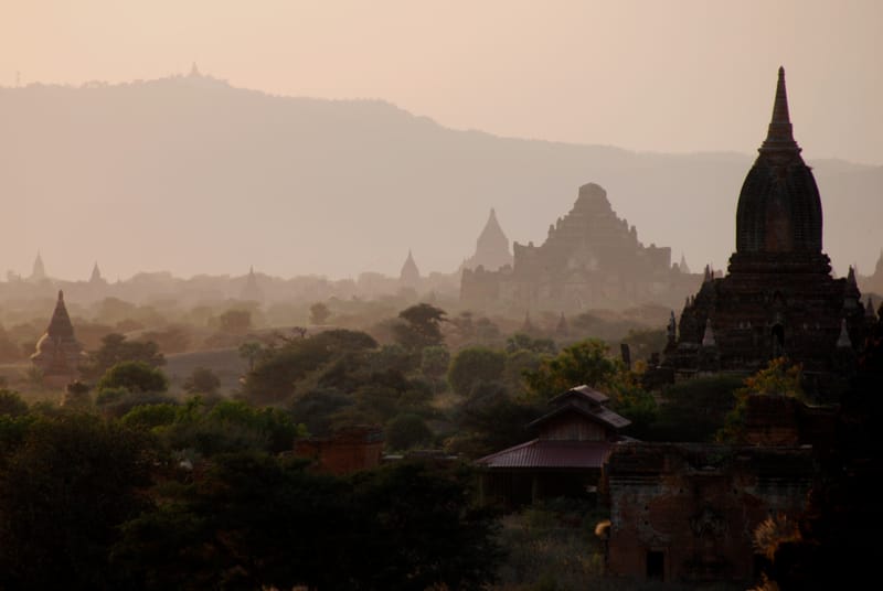 “Fotografiar es apropiarse de lo fotografiado. Significa establecer con el mundo una relación determinada que sabe a conocimiento y por lo tanto a poder”. Susan Sontag
