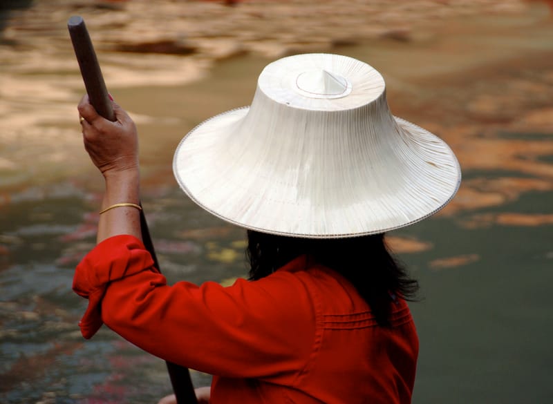 “Fotografiar es apropiarse de lo fotografiado. Significa establecer con el mundo una relación determinada que sabe a conocimiento y por lo tanto a poder”. Susan Sontag