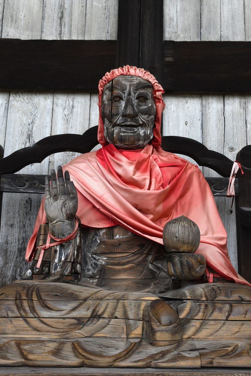 “La fotografía es el arte de la observación. Se trata de encontrar algo interesante en un lugar ordinario. Me he dado cuenta de que tiene poco que ver con las cosas que ves y mucho con cómo las ves”. Elliot Erwitt