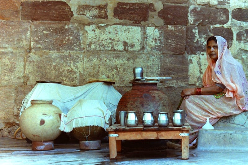 “La intención y el propósito de la fotografía es representar en términos visuales, sentimientos y experiencias que usualmente eluden la habilidad de las palabras para describirlas”. Ralph Gibson