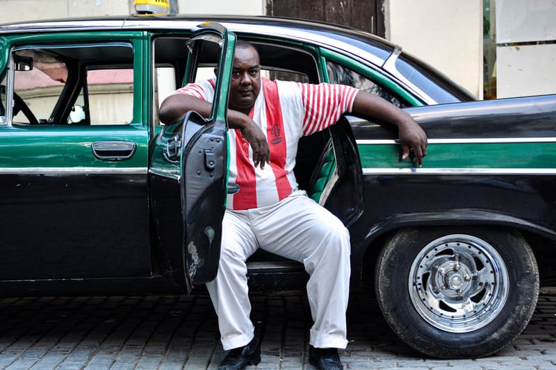 “No hacemos fotos con nuestras cámaras. Las hacemos con nuestro corazón y las hacemos con nuestras mentes, y la cámara no es más que una herramienta”. Arnold Newman