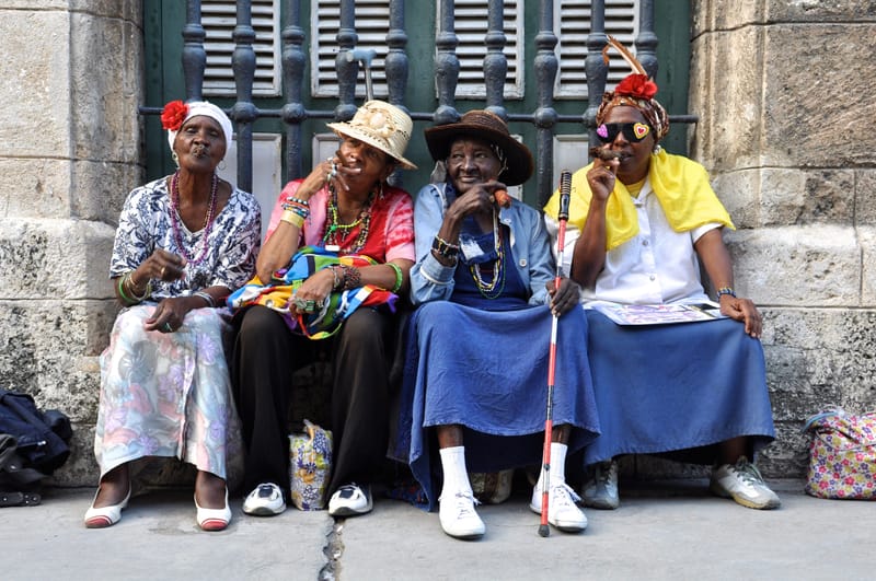 “No hacemos fotos con nuestras cámaras. Las hacemos con nuestro corazón y las hacemos con nuestras mentes, y la cámara no es más que una herramienta”. Arnold Newman