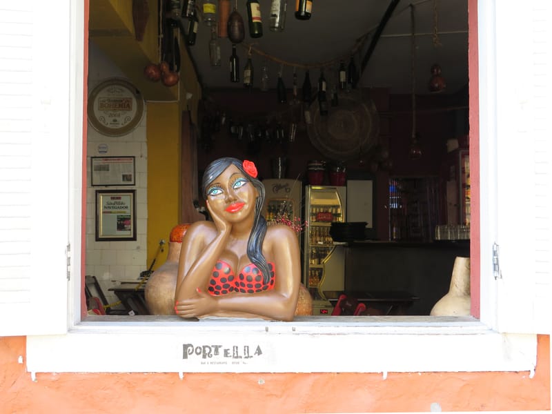 “A través del ojo fotográfico se puede ver el mundo bajo una nueva luz; un mundo en su mayor parte inexplorado y desconocido; un mundo que aguarda ser descubierto y revelado”. Edward Weston