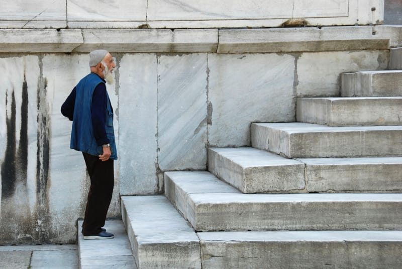“La cámara fotográfica es un instrumento que enseña a gente cómo ver sin una cámara fotográfica”. Dorothea Lange