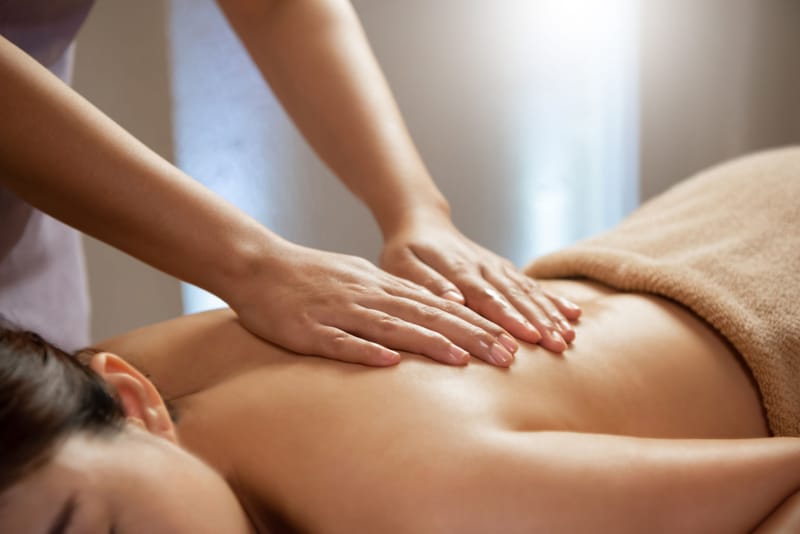 Pratique de massage détente profonde
