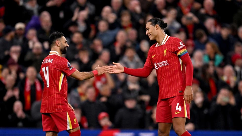 Liverpool beat Manchester City 2-0 to go nine points clear at top of Premier League