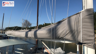 Taud de grand-voile à coulisseaux