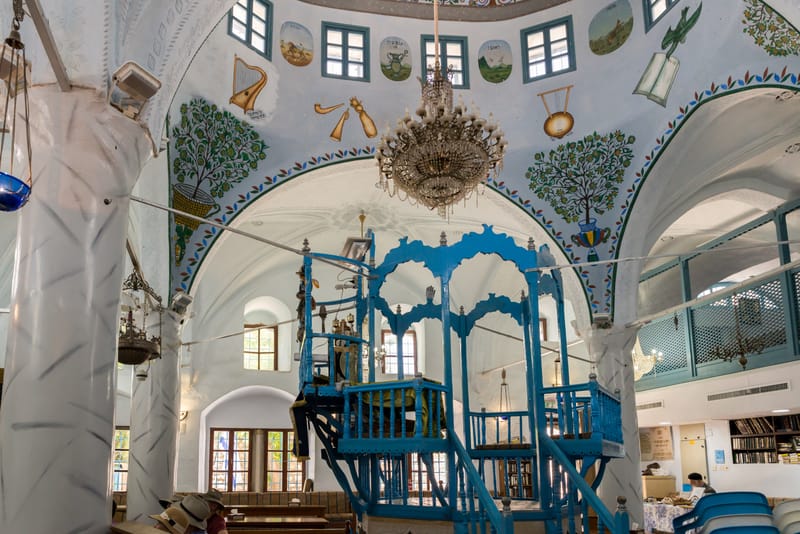 בעקבות עולמות עליונים