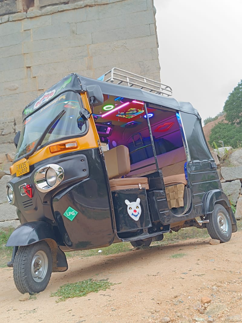 AUTO RICKSHAW PICK UP AND DROP SERVICE. Hampi to Hospet Hospet to Hampi