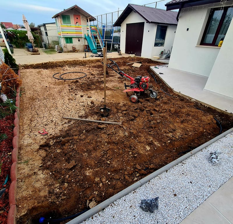 Pregatirea Profesionala a Terenului pentru un Gazon Perfect