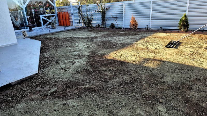 Pregatirea Profesionala a Terenului pentru un Gazon Perfect