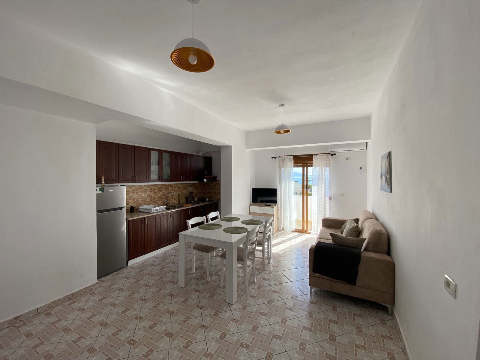 1+1 LAKÁSOK (5+1 FEKVŐHELY)