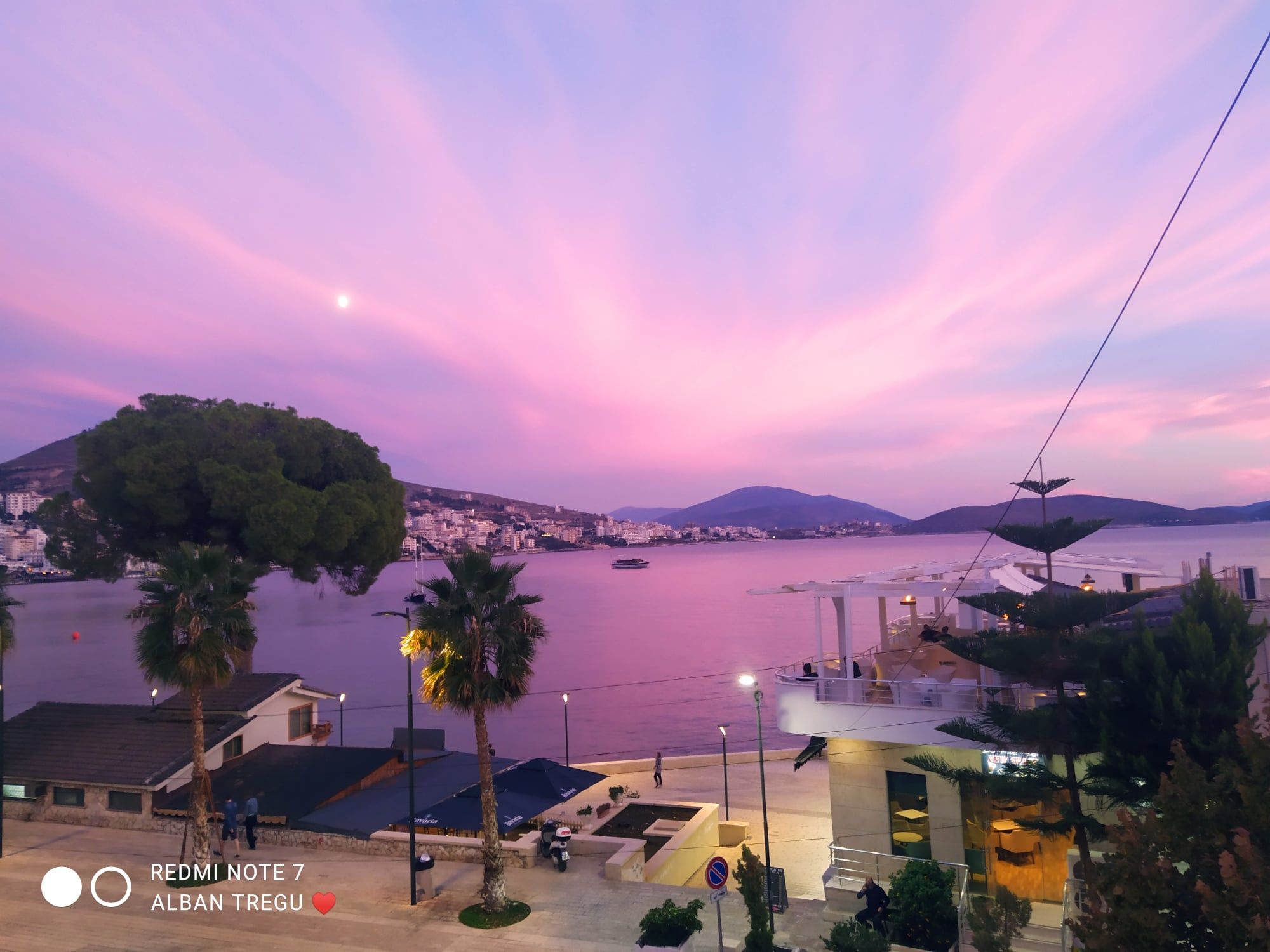 TÁRSASHÁZI LAKÁSOK, 6 LAKÁS EGY ÉPÜLETBEN, PARTON, BELVÁROSBAN