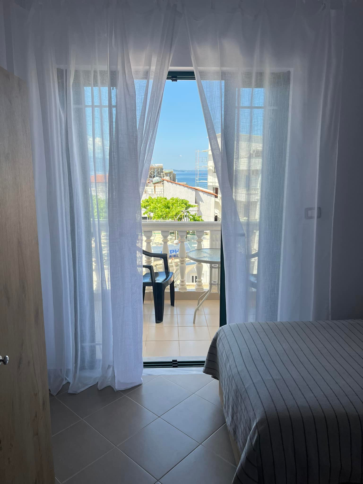 TÁRSASHÁZI LAKÁSOK, 6 LAKÁS EGY ÉPÜLETBEN, PARTON, BELVÁROSBAN