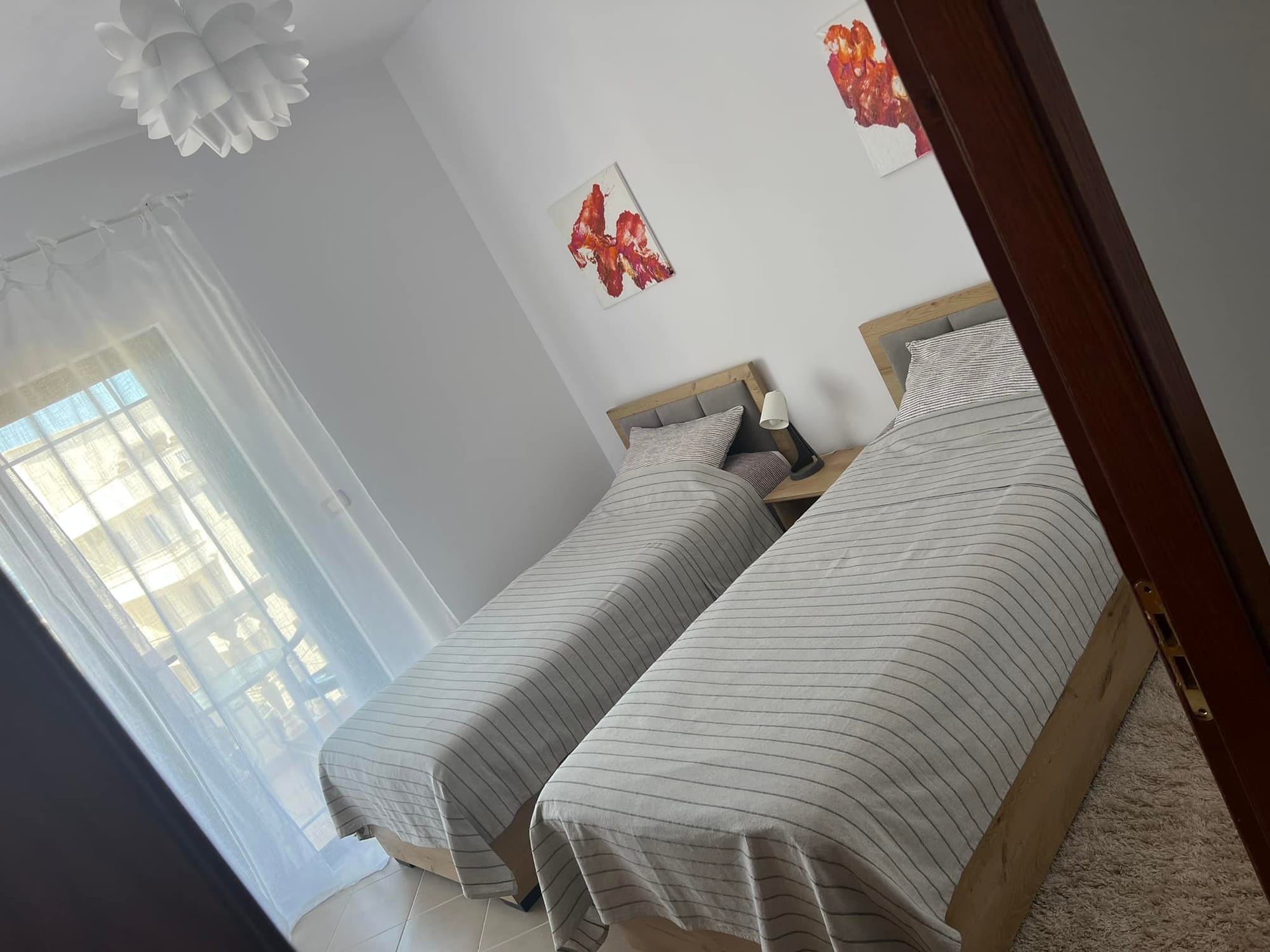 TÁRSASHÁZI LAKÁSOK, 6 LAKÁS EGY ÉPÜLETBEN, PARTON, BELVÁROSBAN