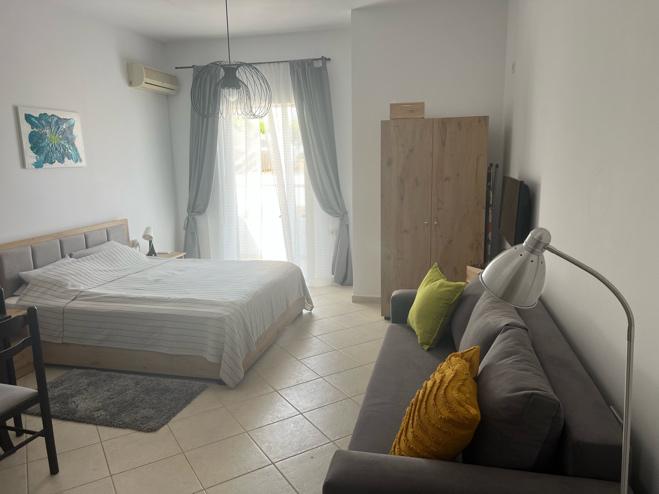 TÁRSASHÁZI LAKÁSOK, 6 LAKÁS EGY ÉPÜLETBEN, PARTON, BELVÁROSBAN