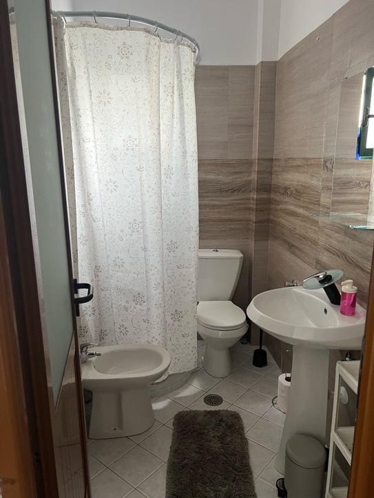 TÁRSASHÁZI LAKÁSOK, 6 LAKÁS EGY ÉPÜLETBEN, PARTON, BELVÁROSBAN