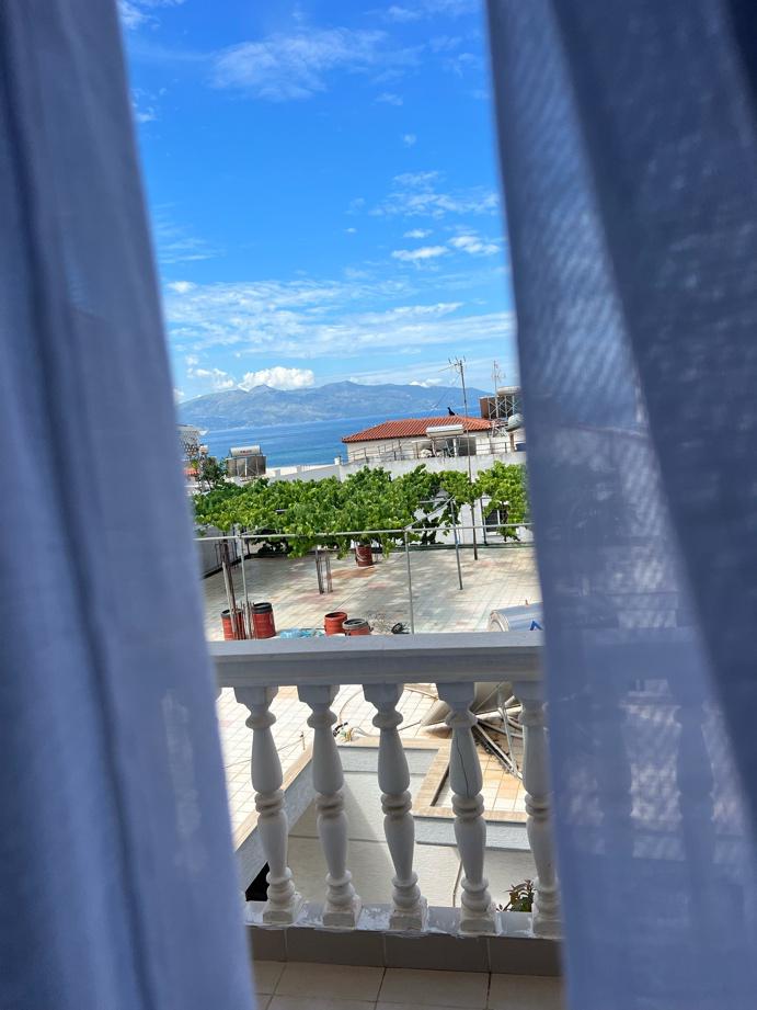 TÁRSASHÁZI LAKÁSOK, 6 LAKÁS EGY ÉPÜLETBEN, PARTON, BELVÁROSBAN