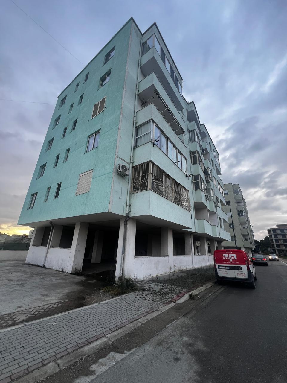 Durres öbölben lakás eladó