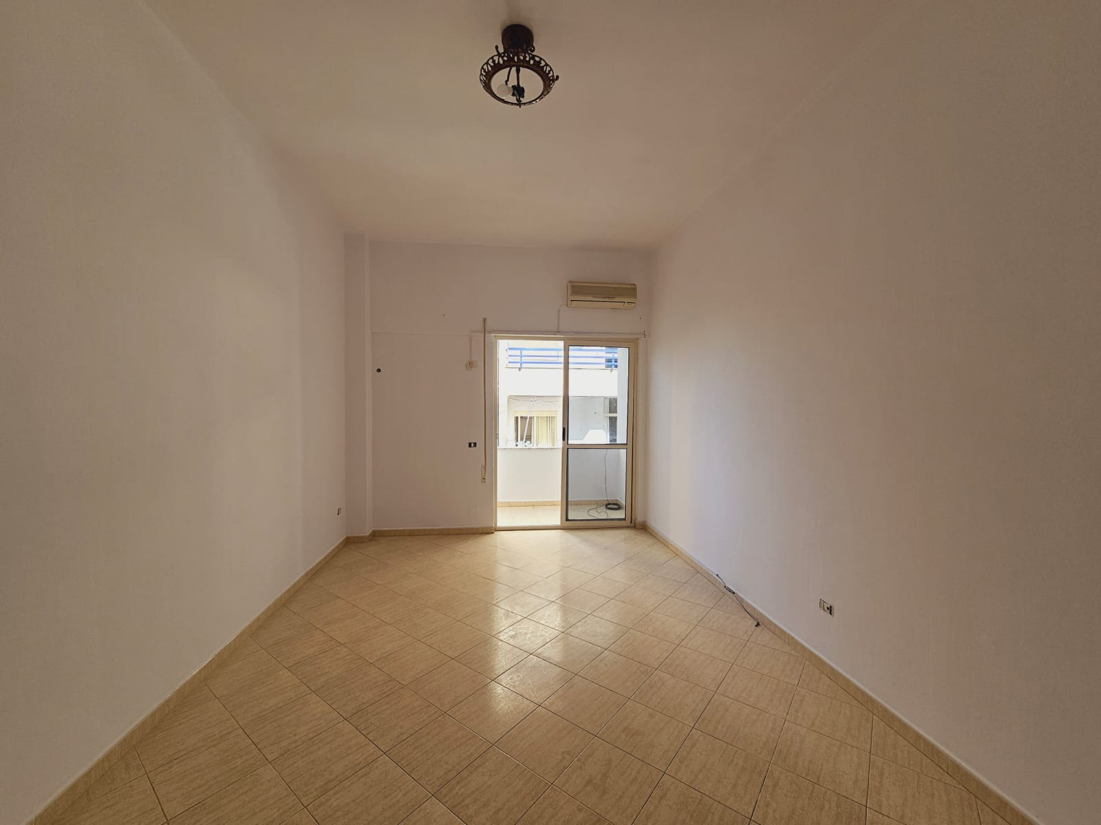 Durres öbölben lakás eladó