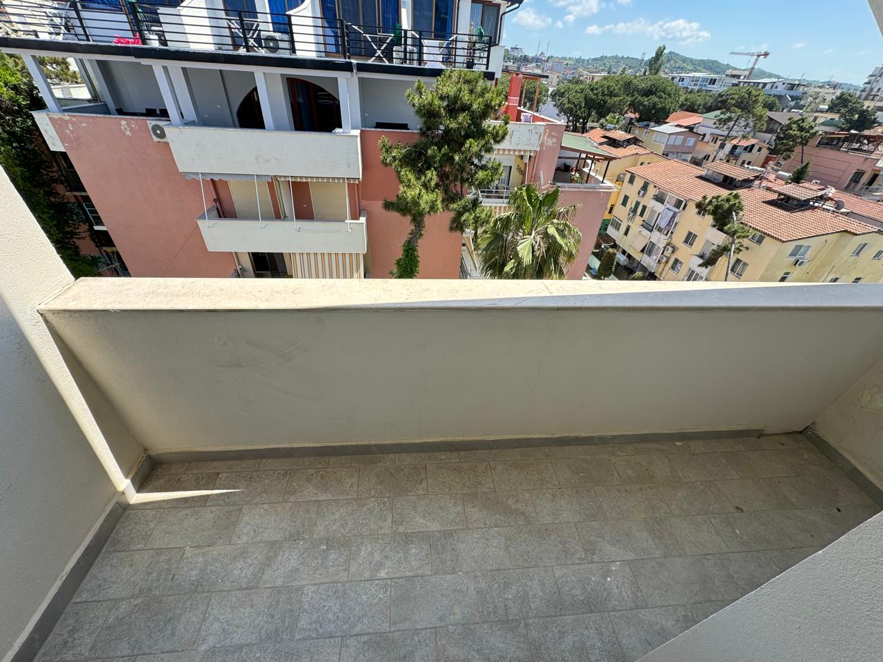 Durres öbölben, Golemben, tengerparti duplex lakás eladó