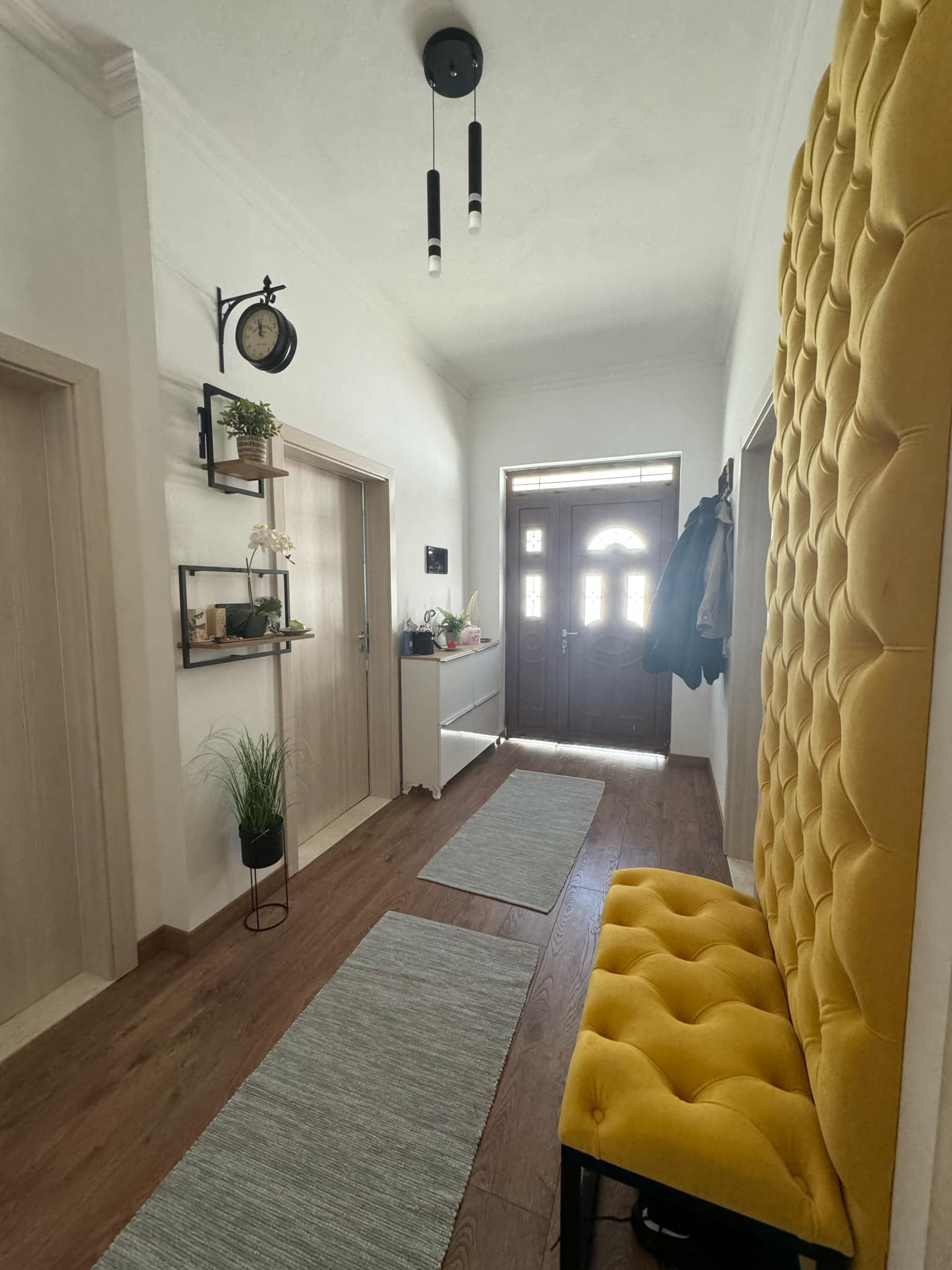 Albániában kertes családi ház eladó!