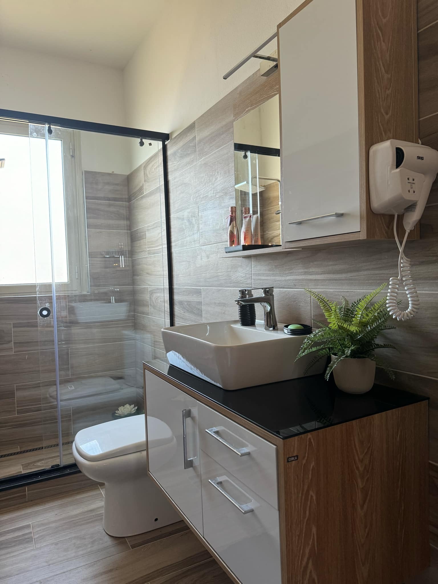 Albániában kertes családi ház eladó!