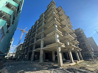 Az Albán Adriai tengerparton, a Durres öbölben, Golemben most épülő társasházi komplexumban lakások eladók!