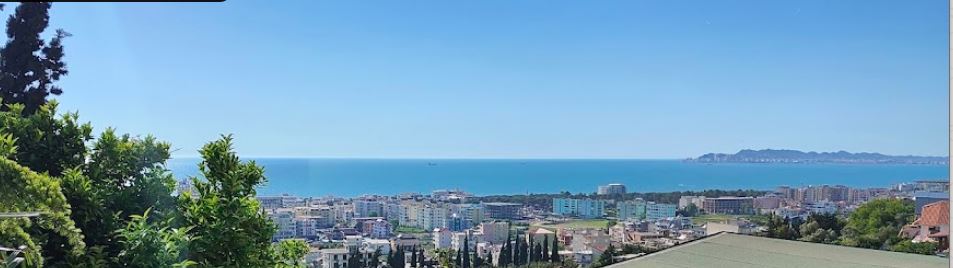 Albániában kertes családi ház eladó!