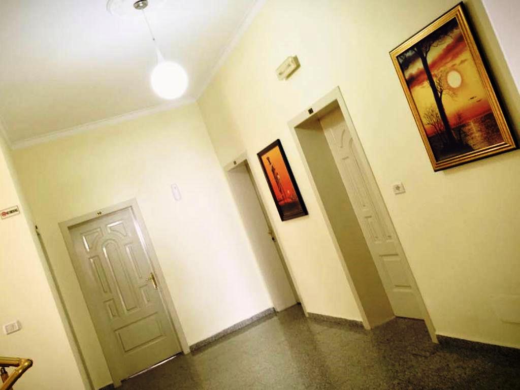 Az Albán Adriai tengerparton, a Durres öbölben, Durres város belvárosában, tengerparton szálloda eladó!