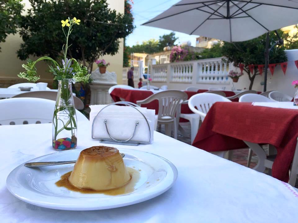 Az Albán Adriai tengerparton, a Durres öbölben, Durres város belvárosában, tengerparton szálloda eladó!