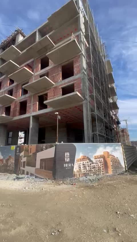 Az Adriai, mediterrén tengerparton, Albániában, Durres öbölben, Golemben, központi helyen, épülő társas házi lakások eladók!