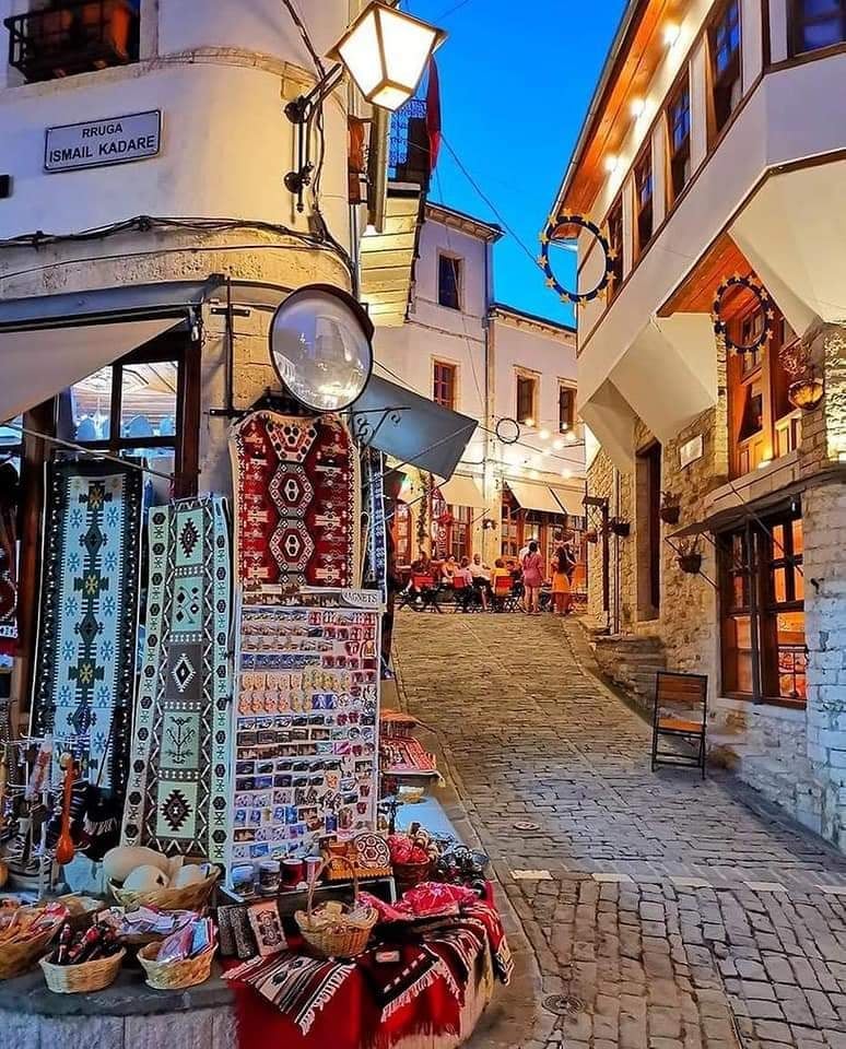 DURRES ÖBÖL INDUKÓ PROGRAMOK, TÚRÁK, KIRÁNDULÁSOK