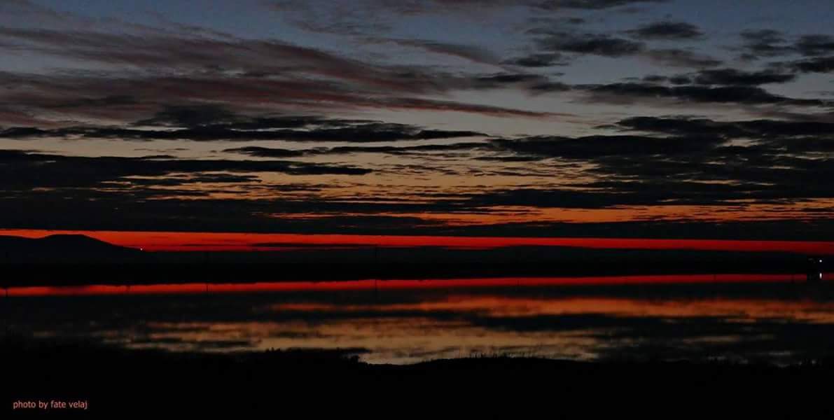 MOTORCSÓNAK VAGY SÉTAHAJÓ KIRÁNDULÁS DURRES ÖBÖLBŐL