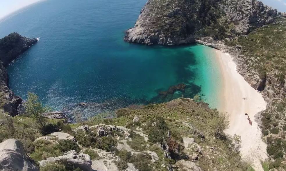 MOTORCSÓNAK VAGY SÉTAHAJÓ KIRÁNDULÁS DURRES ÖBÖLBŐL