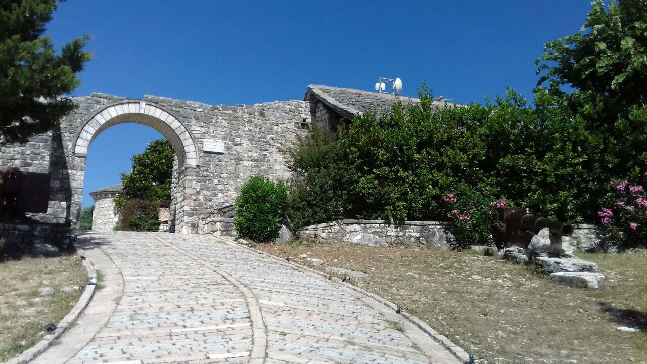 SARANDA ÉS KÖRNYÉKE TURISZTIKAI PROGRAMOK, KIRÁNDULÁSOK, TÚRÁK